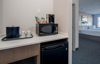 Superior Room, 2 Queen Beds (Coast Two Queens Top Floor)