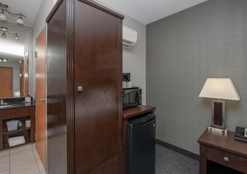 Basic Single Room (Coast Limited Queen)