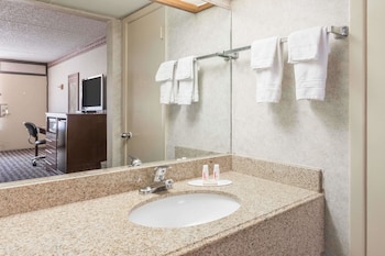 Deluxe Room, 1 King Bed, Non Smoking