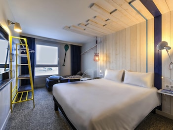 Room, Multiple Beds, Ocean View