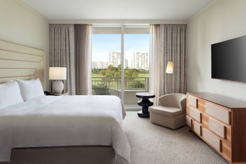 Suite, 1 King Bed with Sofa bed