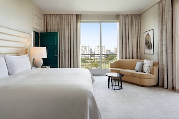 Room, 1 King Bed, Balcony, Golf View