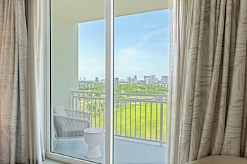 Suite, 1 King Bed with Sofa bed, Ocean View