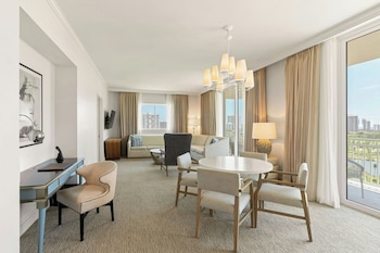Suite, 1 King Bed with Sofa bed, Ocean View