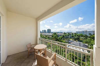 Room, 1 King Bed, Balcony, Resort View