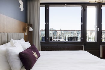 Superior Room, 1 King Bed