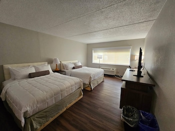 Standard Room, 2 Queen Beds, Non Smoking