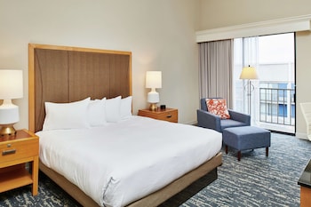 Room, 1 King Bed, Accessible, Courtyard View (Roll-in Shower)