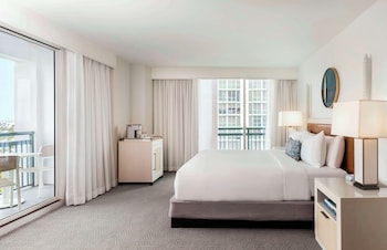Standard Room, 1 King Bed, Corner
