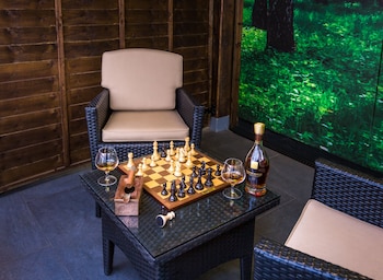 Courtyard Room