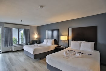 Standard Room, 2 Queen Beds, Non Smoking, Refrigerator