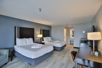 Standard Room, 2 Queen Beds, Non Smoking, Refrigerator