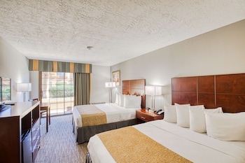 Suite, 2 Queen Beds, Non Smoking (with Sofabed)
