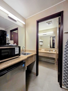 Room, 2 Queen Beds, Accessible, Non Smoking (Mobility Accessible)