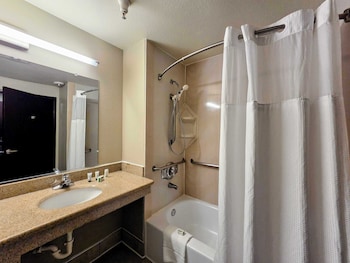 Room, 1 Queen Bed, Accessible, Non Smoking (Mobility Accessible)