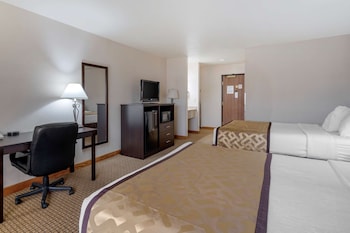 Standard Room, 2 Queen Beds, Accessible, Bathtub (Pet Friendly)