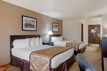 Standard Room, 2 Queen Beds, Accessible, Bathtub (Pet Friendly)