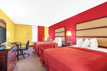 Deluxe Room, 2 Queen Beds, Smoking