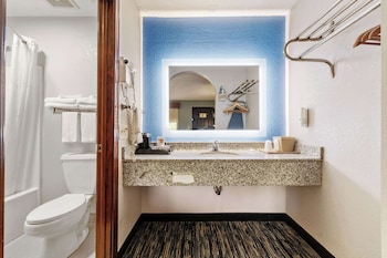 Double Room, 2 Queen Beds, Non Smoking