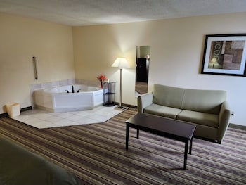 Suite, 1 King Bed, Jetted Tub