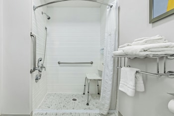 Suite, Multiple Beds, Accessible, Non Smoking
