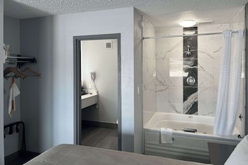 Suite, 1 King Bed, Non Smoking