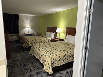 Room, 2 Queen Beds, Non Smoking