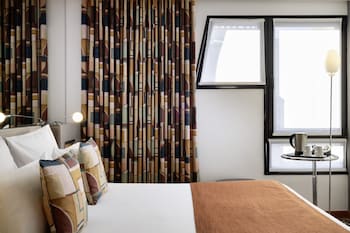 Family Room, 2 Bedrooms