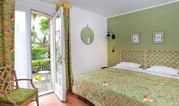 Superior Room, 1 Queen Bed, Non Smoking, Pool View (Twin bed on request)