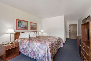 Standard Room, 1 King Bed, Accessible
