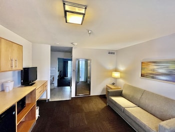 Superior Suite, 1 King Bed (Smoke Free)