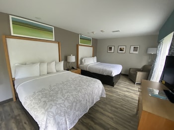 Superior Suite, 2 Queen Beds (Smoke Free)