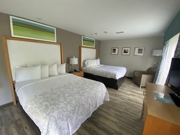 Superior Suite, 2 Queen Beds (Smoke Free)