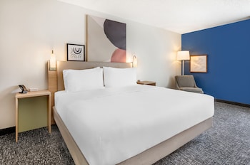 Room, 2 Queen Beds, Accessible (Mobility & Hearing, Roll-in Shower)