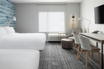 Standard Studio Suite, 2 Queen Beds (Mobility Accessible, Tub)