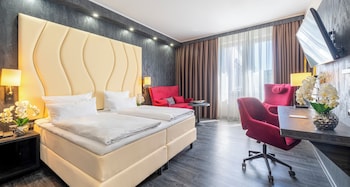 Standard Double Room (Lake Side)