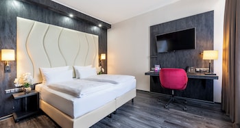 Premium Double Room (Lake Side)