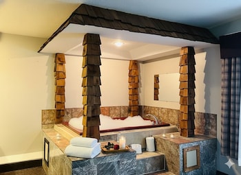 Suite, 1 King Bed, Non Smoking, Jetted Tub