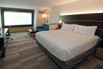 Suite, 2 Queen Beds, Accessible (Access Tub)