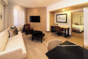Suite, 1 Bedroom (Primary)