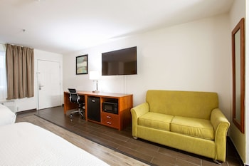 Family Room, 2 Queen Beds, Non Smoking (with Sofabed)
