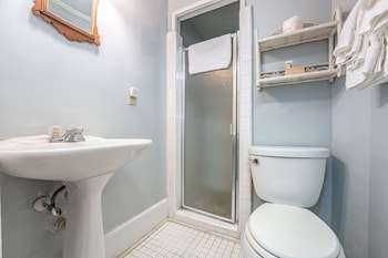 18 - Shenandoah Guest Room