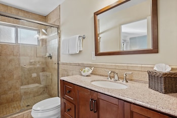 Deluxe Room, 1 King Bed