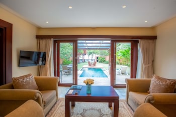 Villa, Beachfront