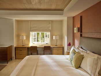 Canyon Studio with Plunge Pool & Fireplace