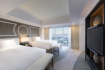 Twin Terrace Suite - Non-Smoking - 66sqm - Terrace with Whirlpool - Executive Lounge Access