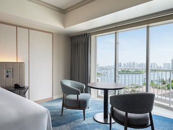Deluxe Plus King Room - Non-Smoking - 40sqm - Renovated Room