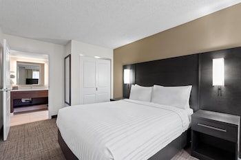 Suite, Multiple Beds, Accessible (Mobility Roll in Shower Two Bedrooms)