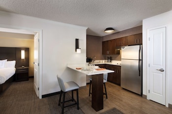 Suite, 1 Queen Bed with Sofa bed, Accessible (Hearing One Bedroom)