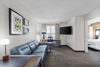 Superior Suite, 1 Queen Bed with Sofa bed (One Bedroom)